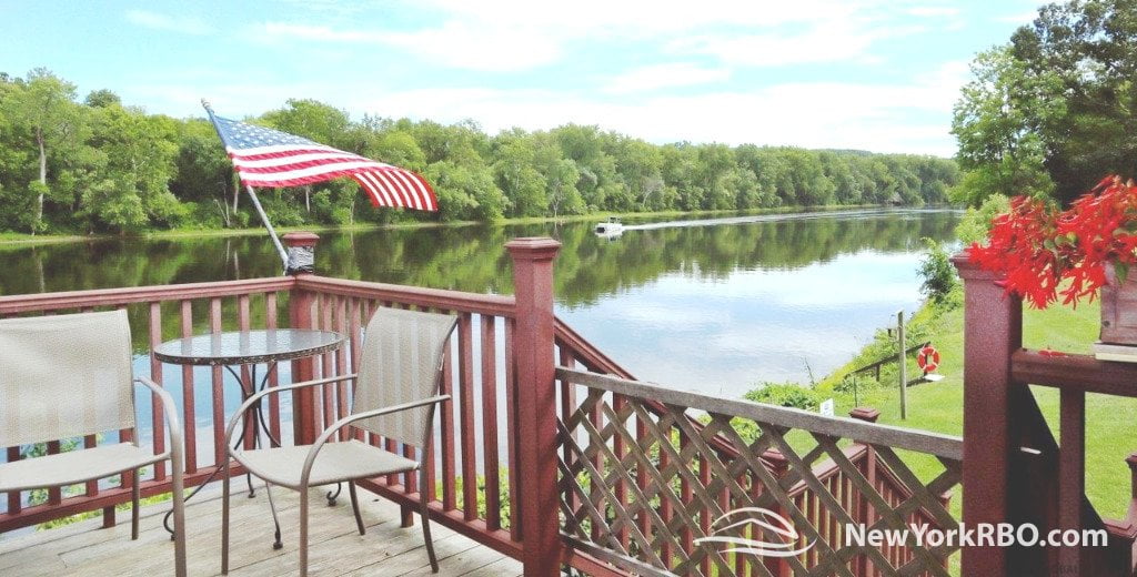 image of the property overlooking hudson river