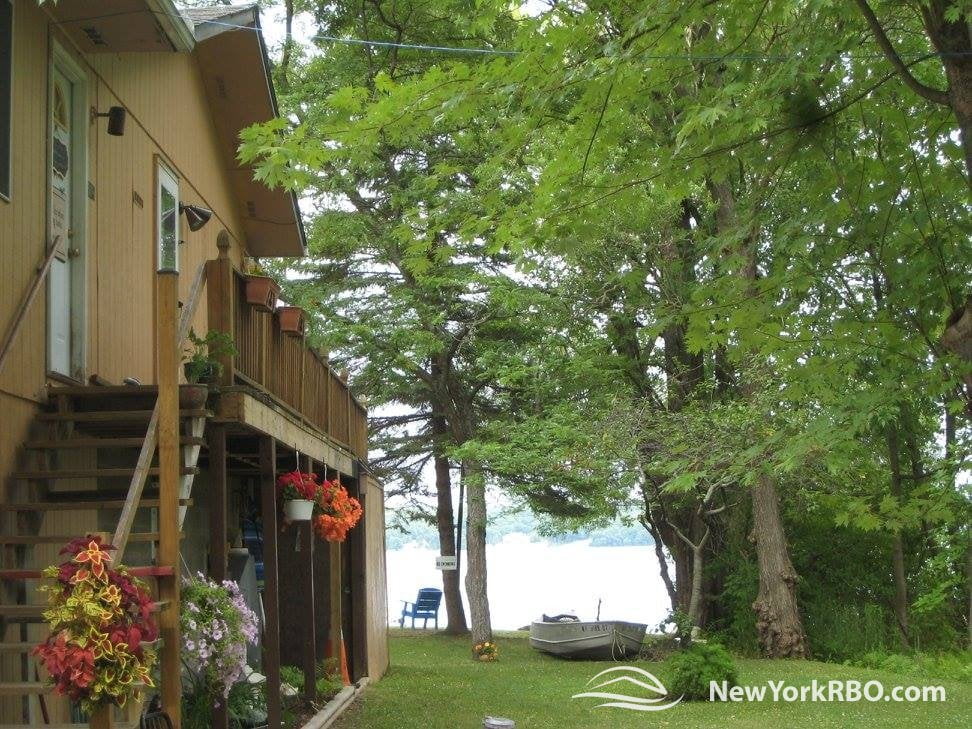 The Best Boat Friendly New York Vacation Rentals with Private Boat Docks - The Red Door at Aqua Casa