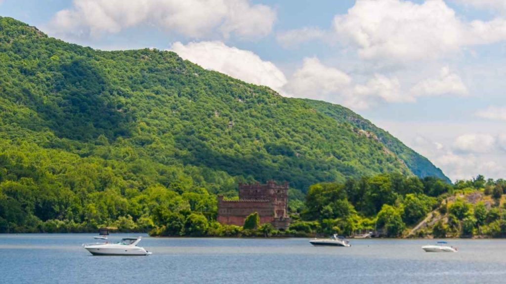 Last Minute Culture and Outdoor Weekend Getaway in Beacon NY