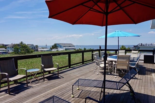 Secluded, great bay views