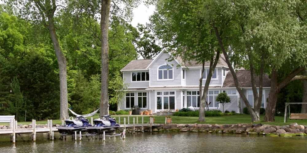 Discover the Ultimate Canandaigua Lake Vacation Rentals Experience 6 Outdoor patio setup at a Canandaigua Lake vacation rental for family gatherings and lake breezes