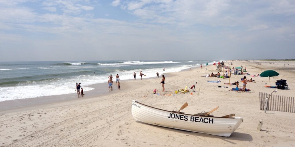 Exploring Long Island, New York: Top Attractions, Best Seasons & Travel Guide 4 Jones Beach State Park